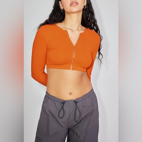 Garage /stretchable top - Picture 1 of 5